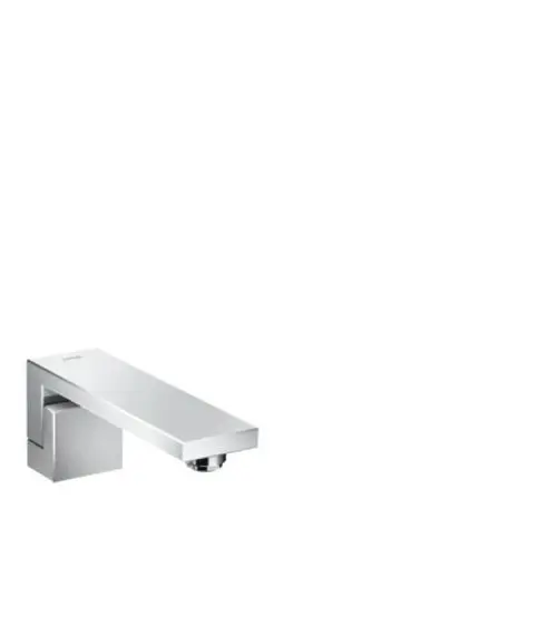 Wannenarmatur in minimalistischer Form mit einem schmalen, quadratischen Auslauf und einem soliden Sockel. Das Modell stammt von AXOR und ist in Chrom-Optik.